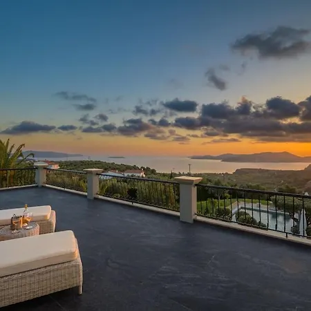 Luxury Mansion With Extraordinary Sea Views! Villa *
